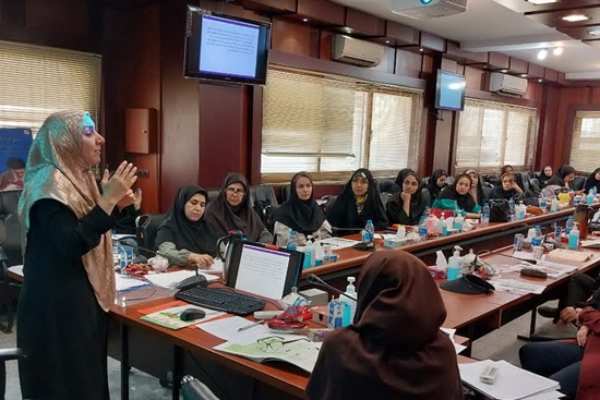 دوره توانمندسازی مراقبین سلامت شبکه بهداشت و درمان شهرستان اسلامشهر در ارتباط با مراقبت تکامل کودکان 